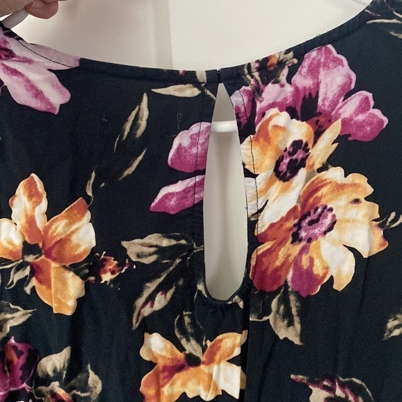 Kendall & Kylie Dress - Picture 5 of 8